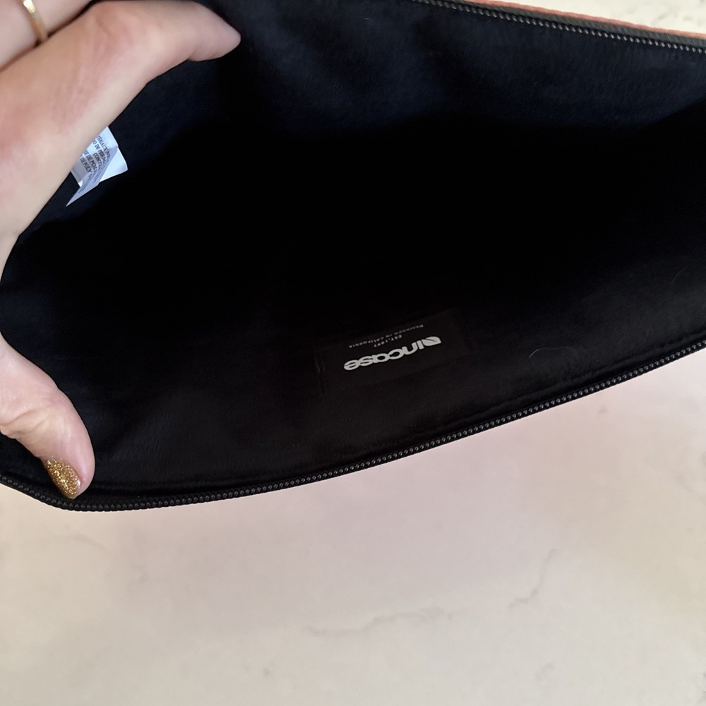 Incase Compact Sleeve 13-inch Laptop Pink  Office Core Clean Tech‎ Minimalist - Picture 4 of 10